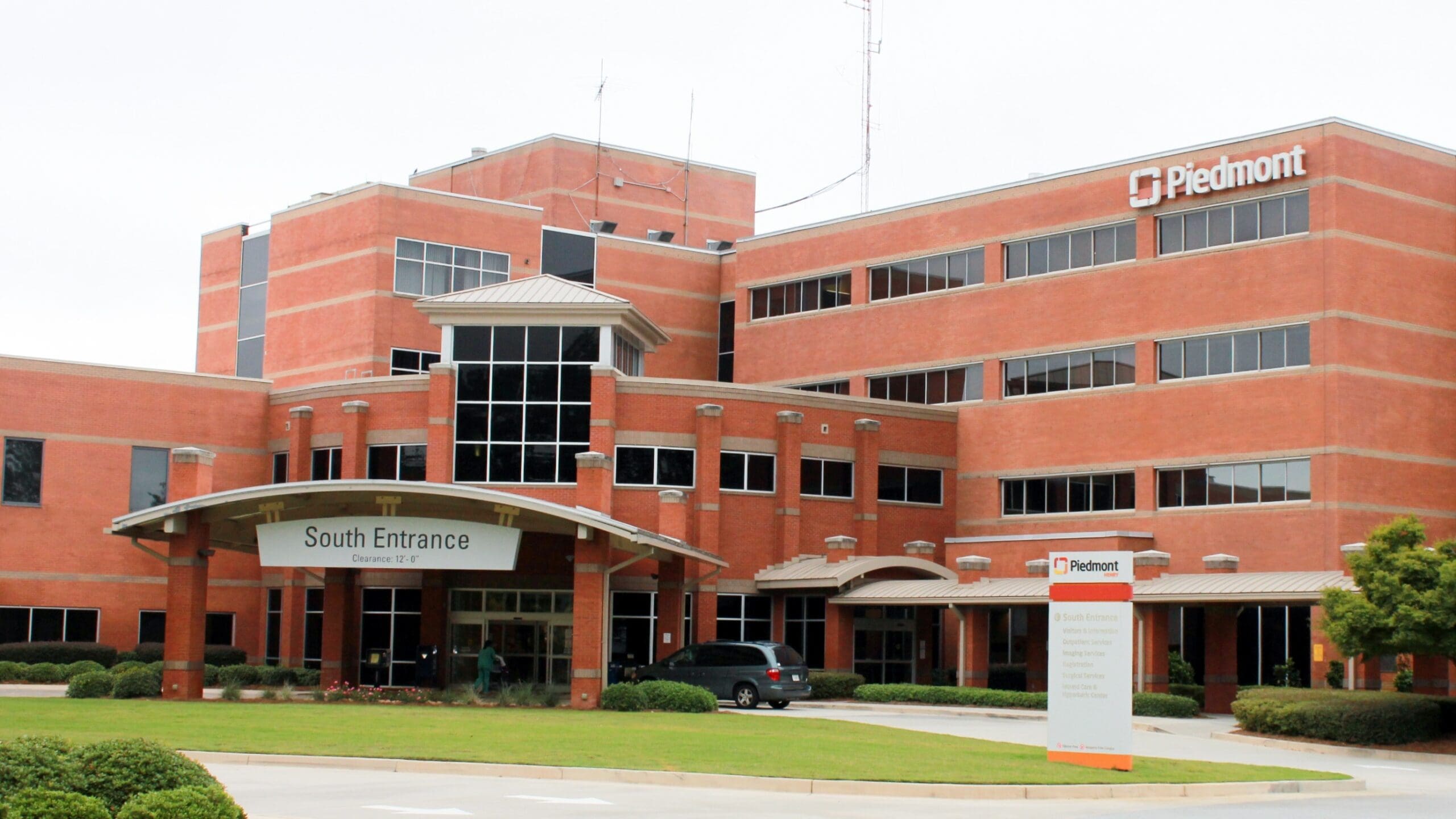 Piedmont Henry Hospital - Stockbridge (2)_edited
